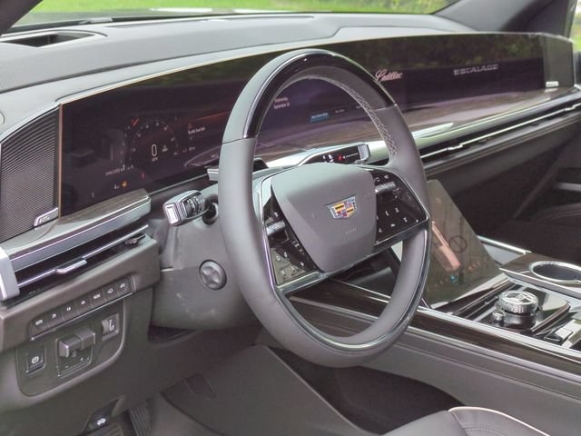 New 2026 Cadillac Escalade ESV Luxury w/ Touring Package AWD/4WD image 9