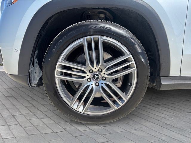 Used 2025 Mercedes-Benz GLS 450 4MATIC image 9