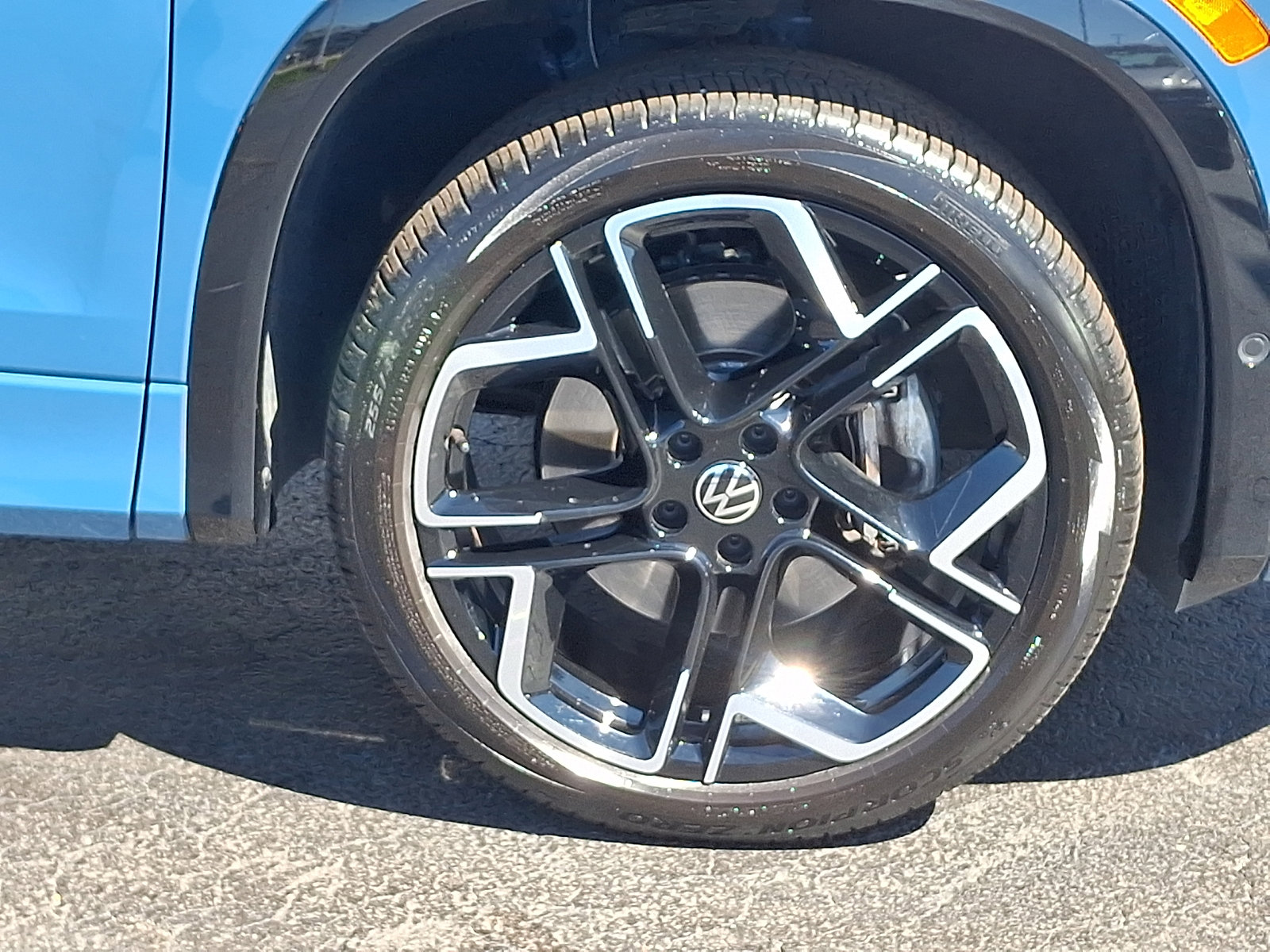 Certified 2025 Volkswagen Tiguan SEL R-Line AWD/4WD image 8