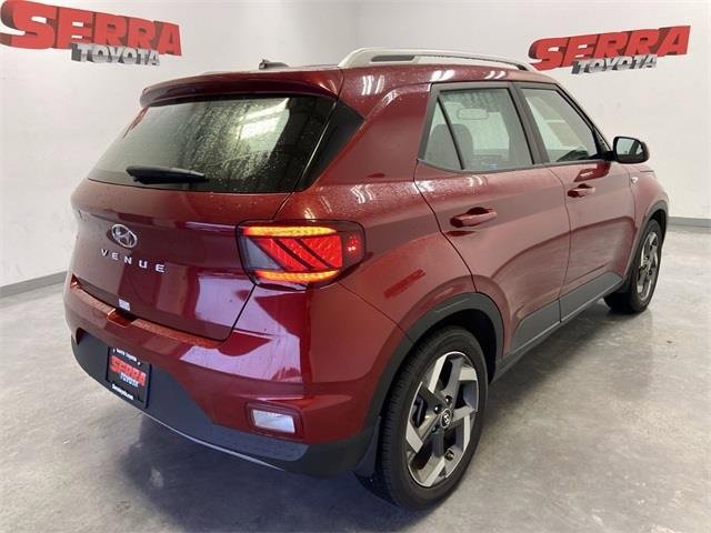 Used 2024 Hyundai Venue Limited image 17