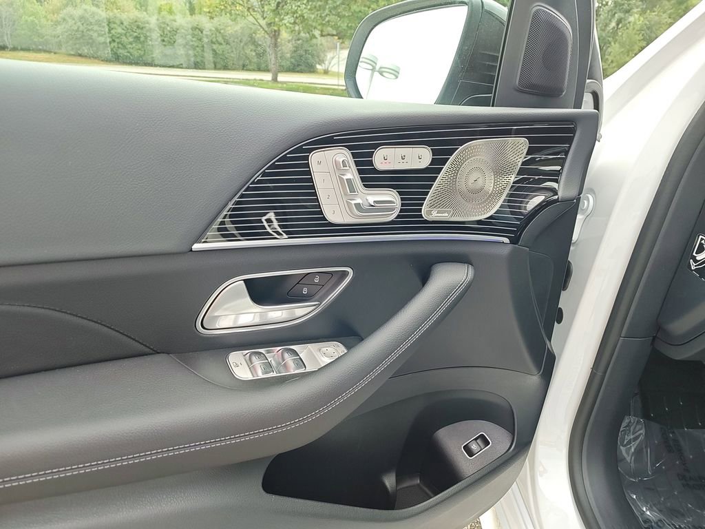 New 2026 Mercedes-Benz GLS 450 4MATIC image 16