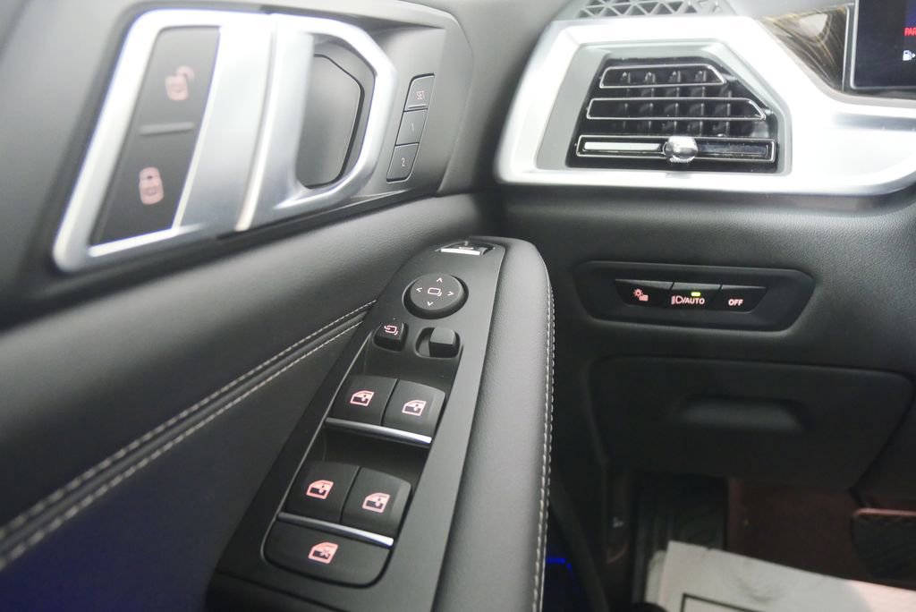 Certified 2025 BMW X5 xDrive40i w/ Premium Package image 21