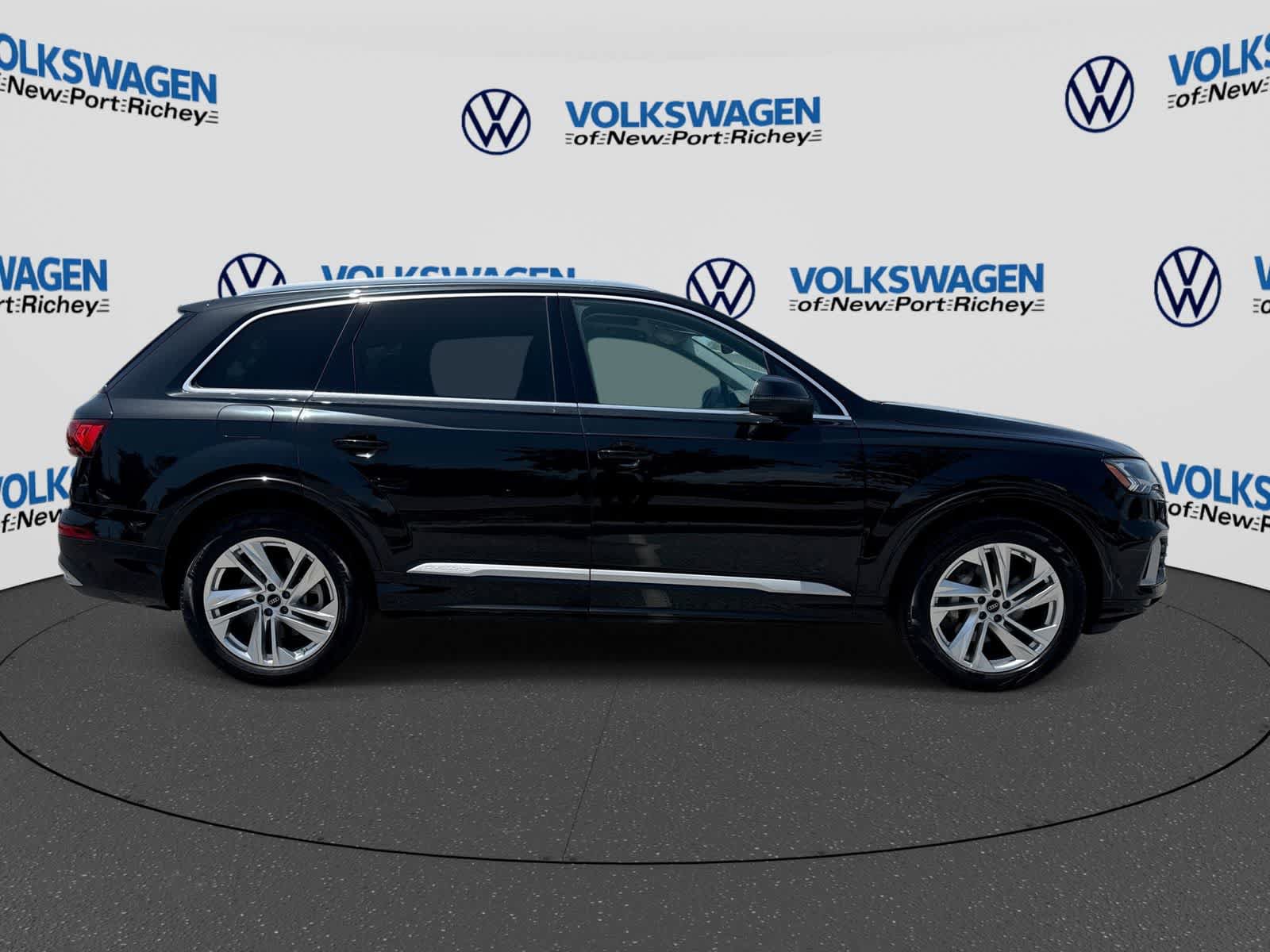 Used 2023 Audi Q7 3.0T Premium w/ Convenience Package AWD/4WD image 15