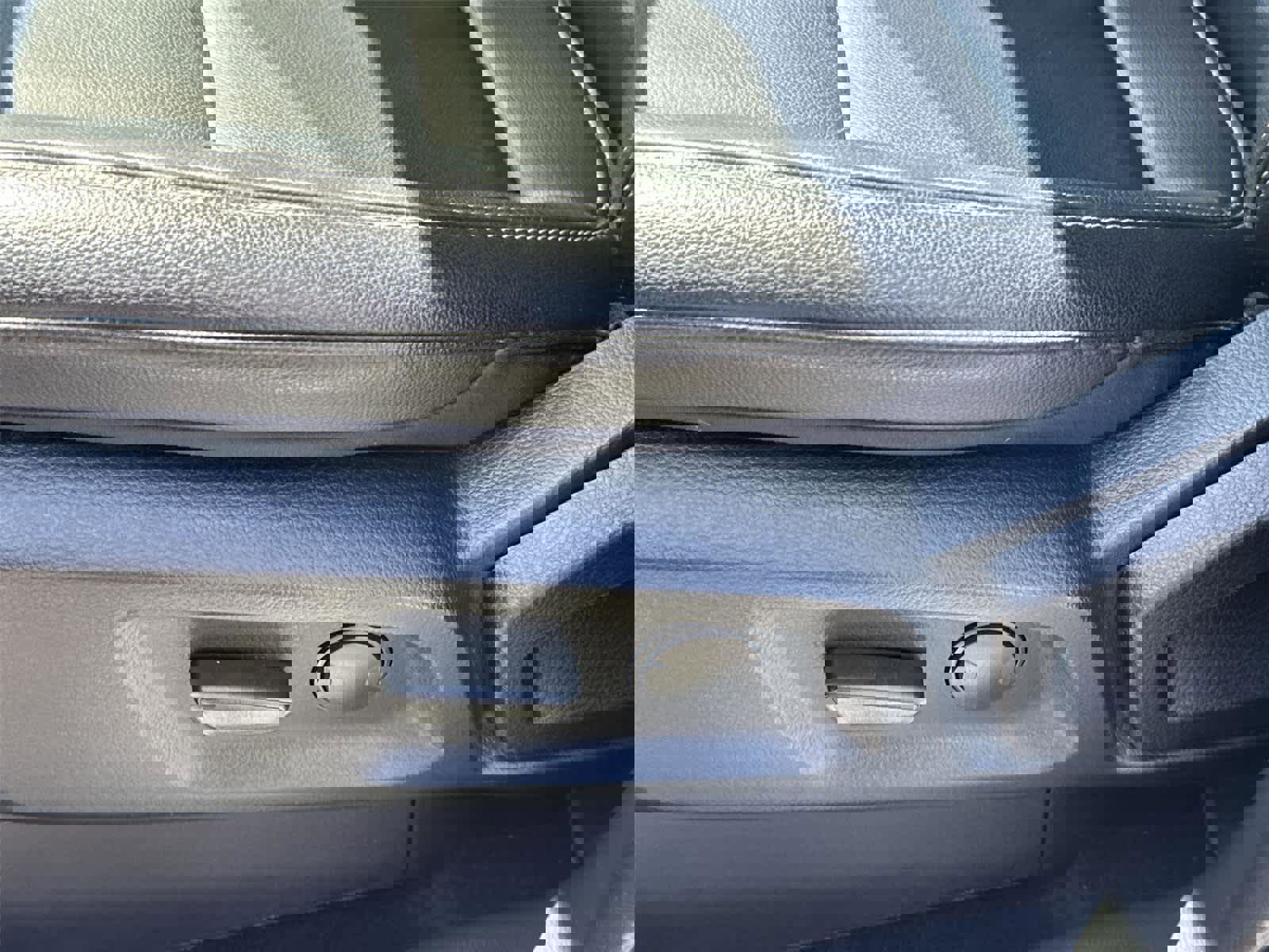 Used 2020 Ford Ranger Lariat w/ Equipment Group 501A Mid image 13