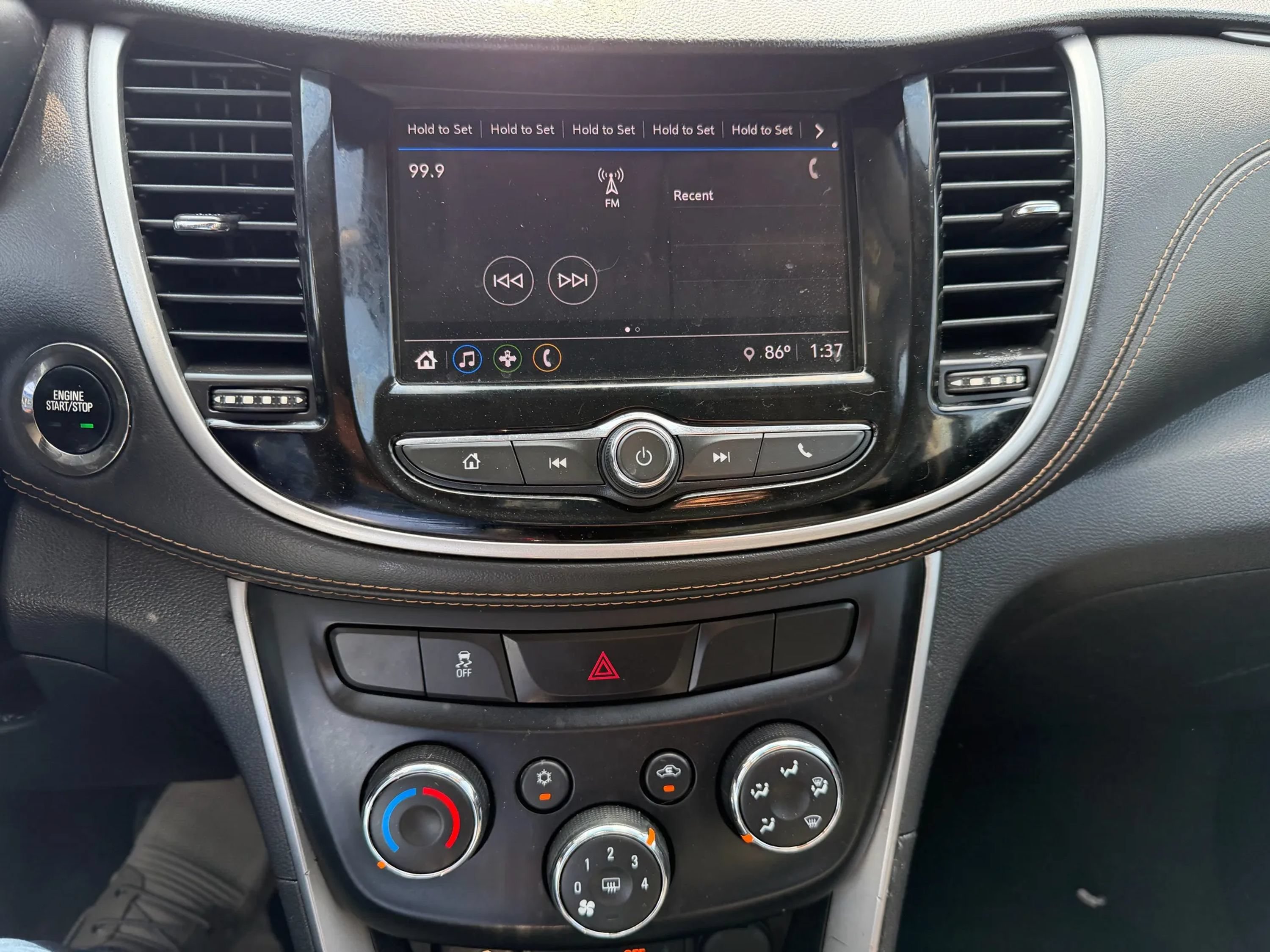 Used 2018 Chevrolet Trax LT w/ LT Convenience Package FWD image 20