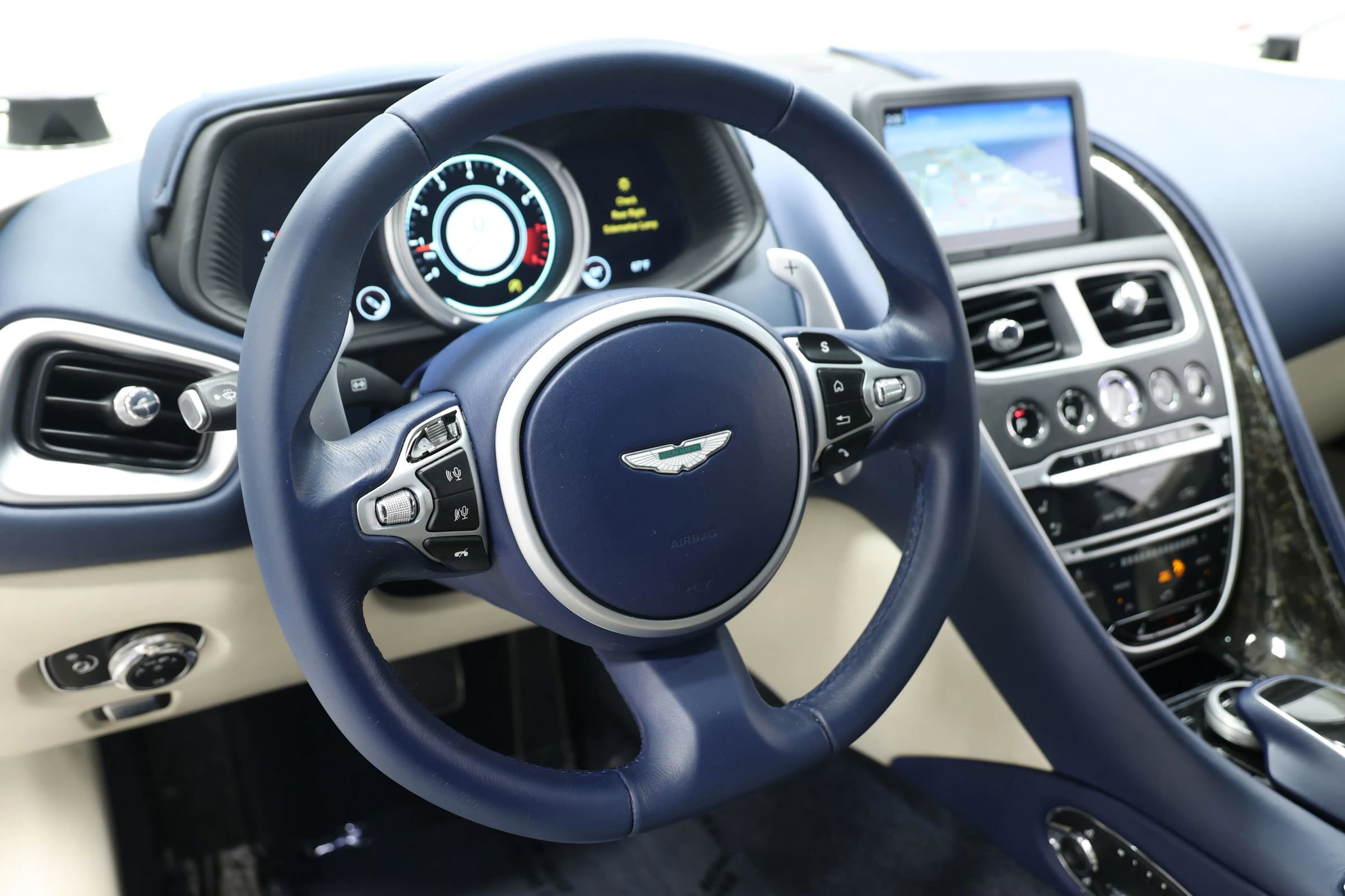 Used 2017 Aston Martin DB11 V12 image 29