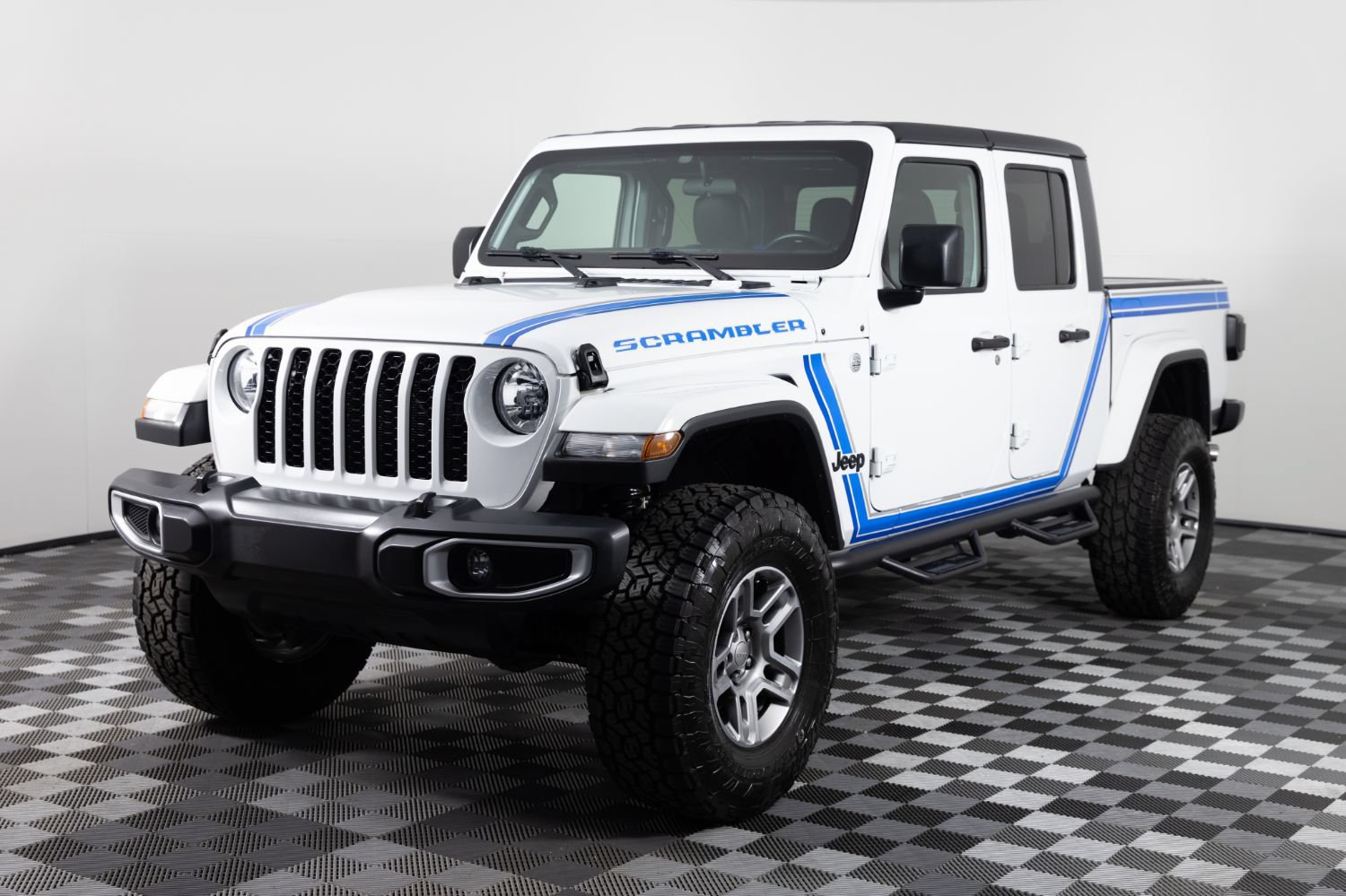 Used 2021 Jeep Gladiator Sport AWD/4WD image 2