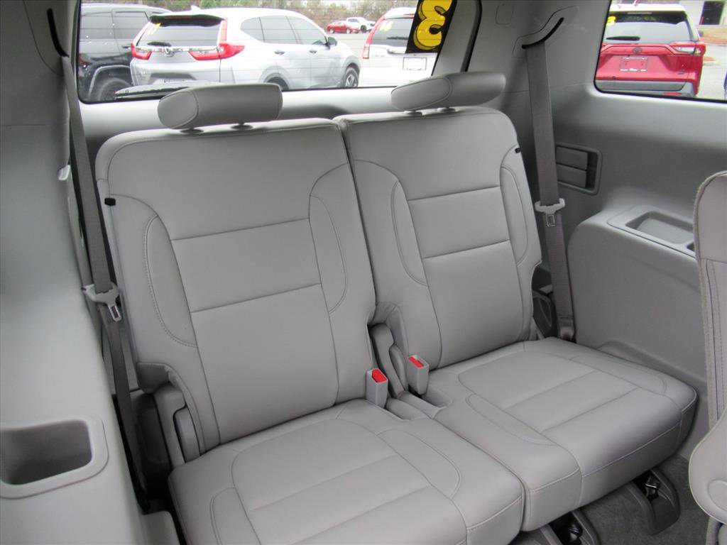 Used 2023 GMC Acadia SLT image 16