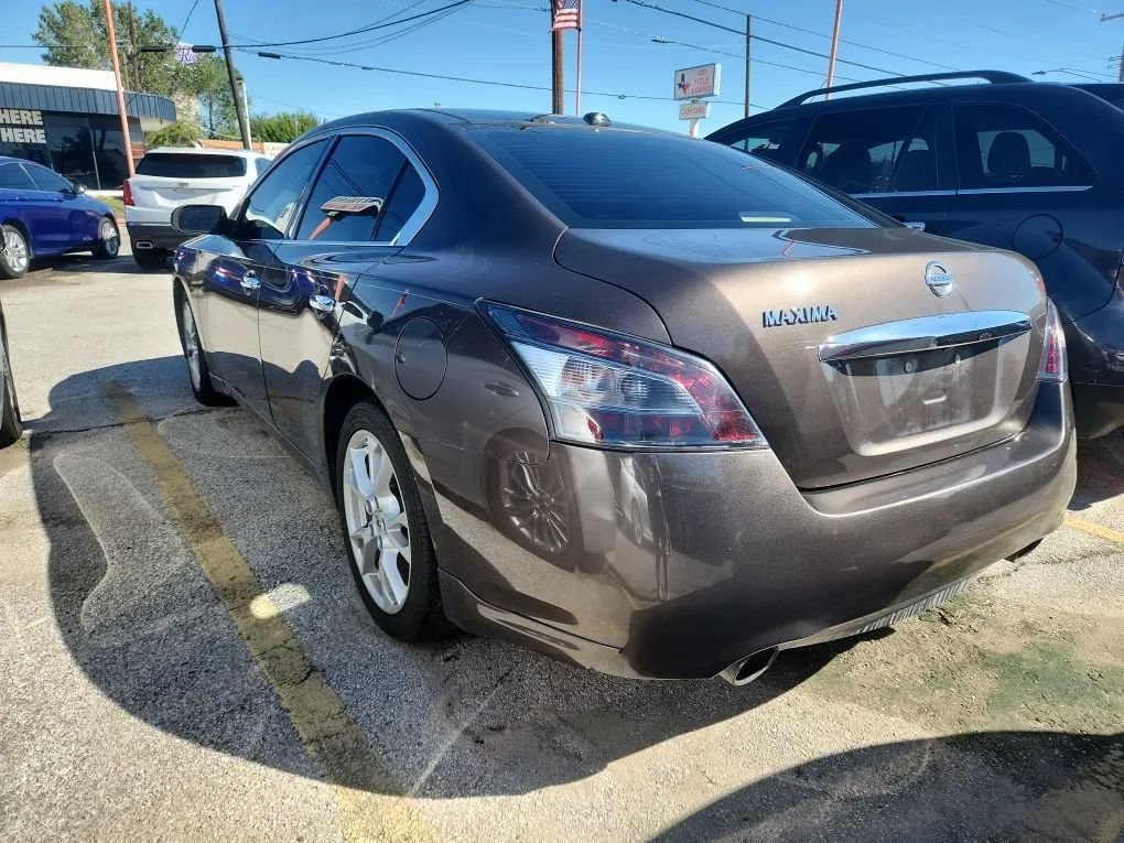 Used 2014 Nissan Maxima 3.5 SV w/ Premium Package FWD image 2
