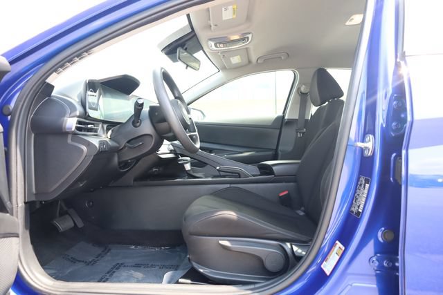 Used 2024 Hyundai Elantra SEL FWD image 13