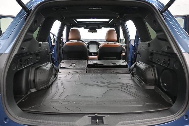 Used 2025 Subaru Forester Touring AWD/4WD image 27