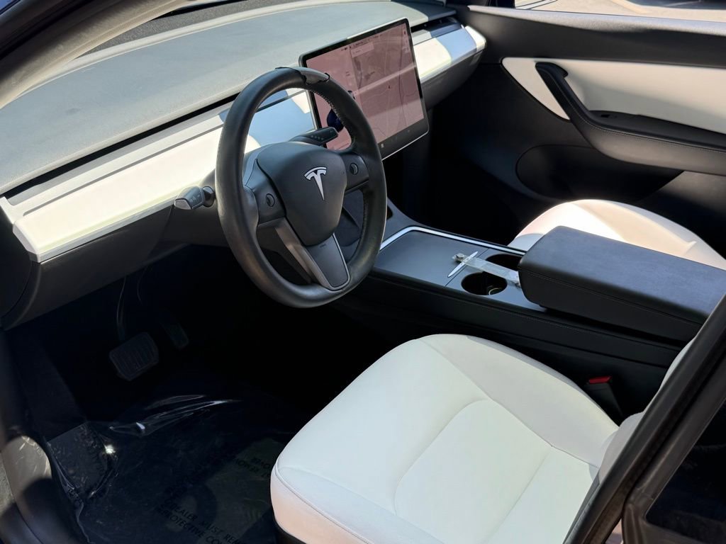 Used 2021 Tesla Model Y Long Range AWD/4WD image 25