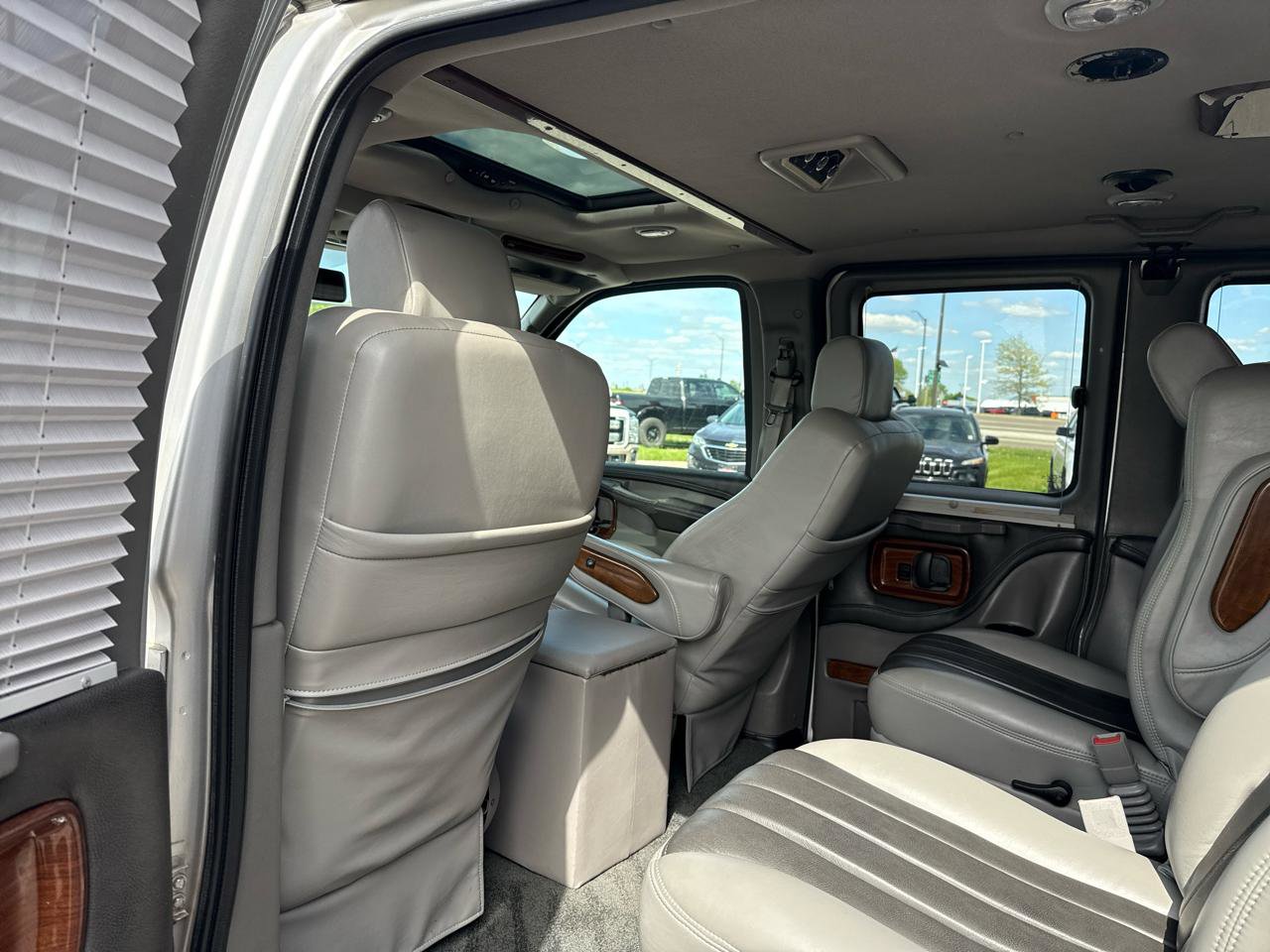 Used 2013 Chevrolet Express 1500 AWD image 21