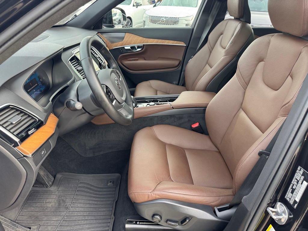 Certified 2025 Volvo XC90 B6 Plus w/ Protection Package image 8