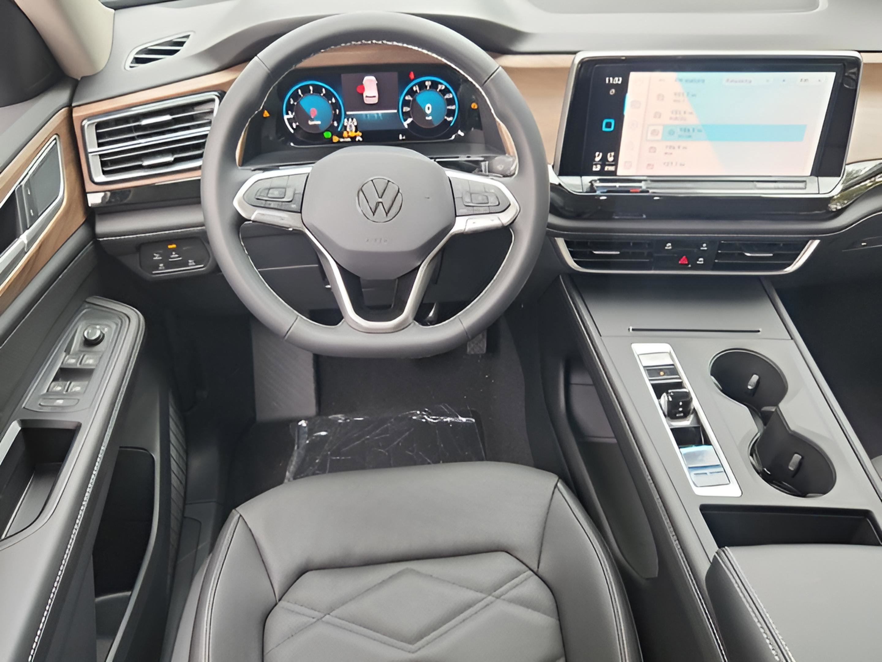 New 2026 Volkswagen Atlas SE image 11