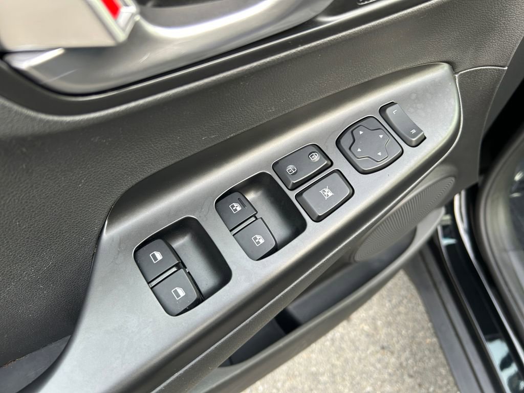 Used 2022 Hyundai Kona SEL w/ Convenience Package image 24