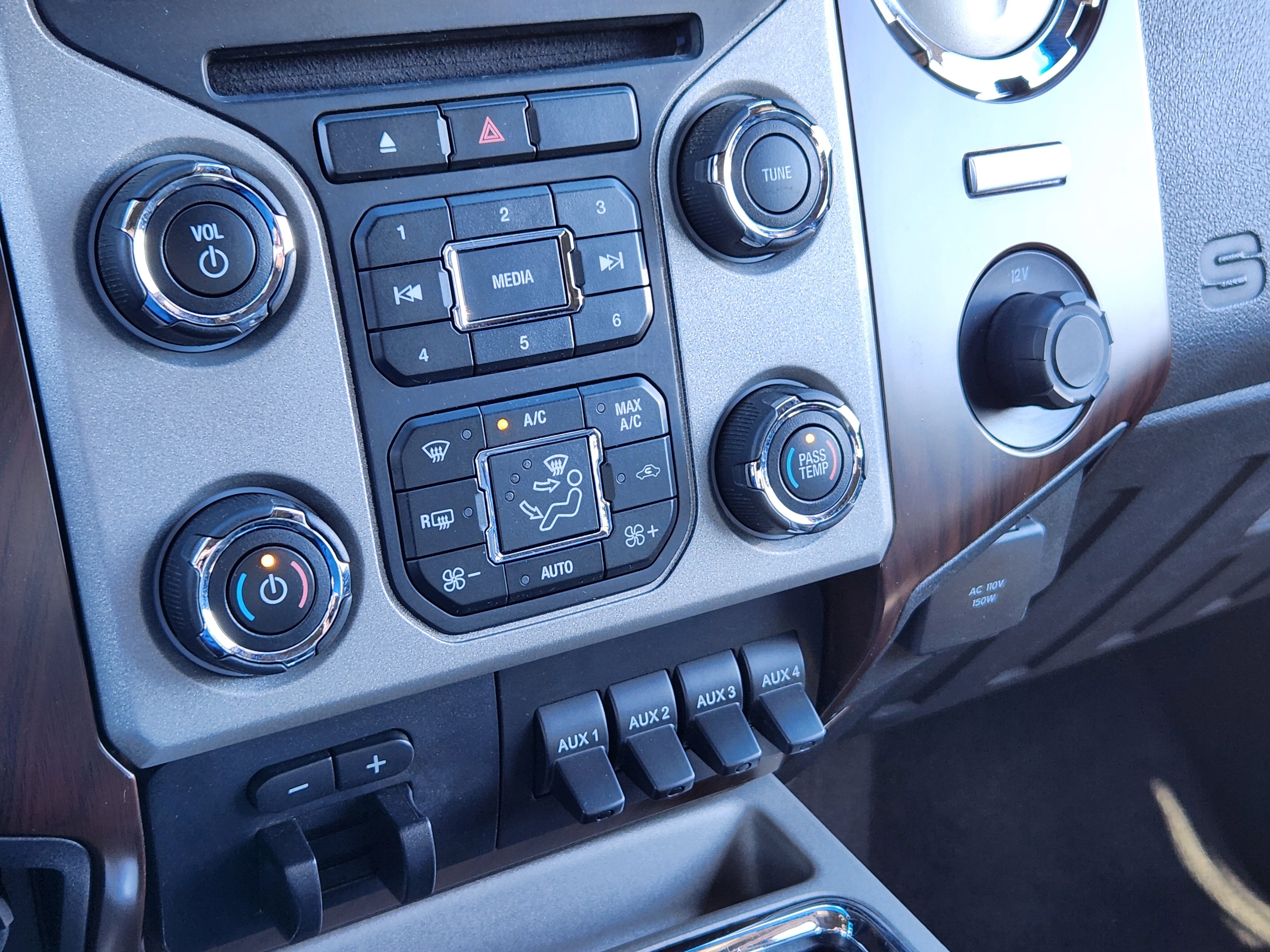 Used 2016 Ford F350 Lariat image 24