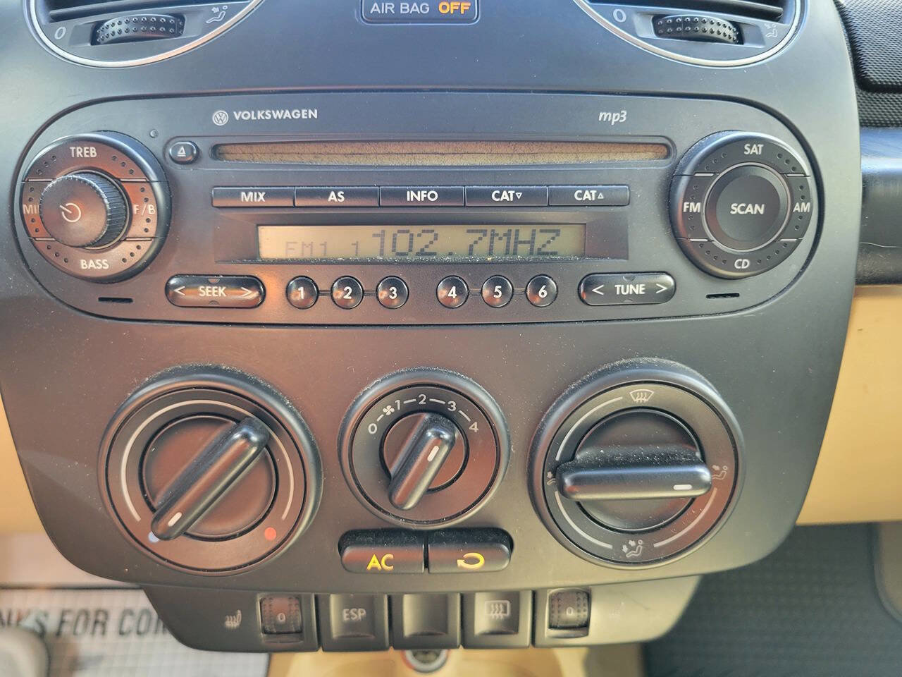 Used 2008 Volkswagen Beetle S image 19