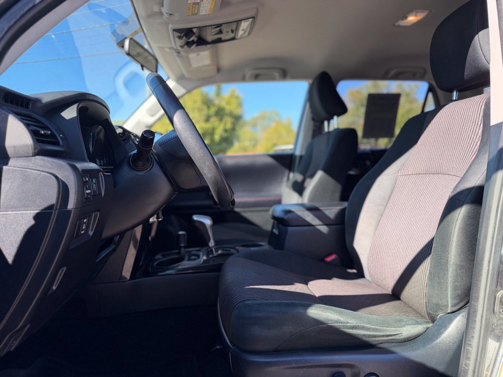 Used 2018 Toyota 4Runner TRD Off-Road AWD/4WD image 14