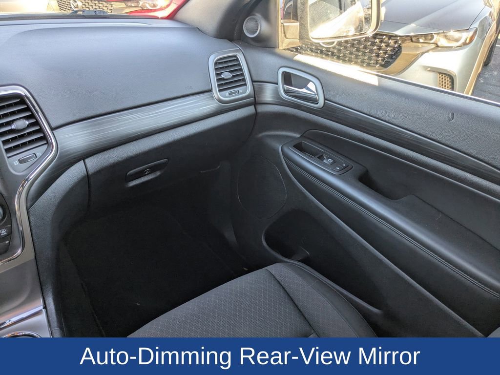 Used 2020 Jeep Grand Cherokee Laredo w/ 18" Wheel & 8.4" Radio Group image 17