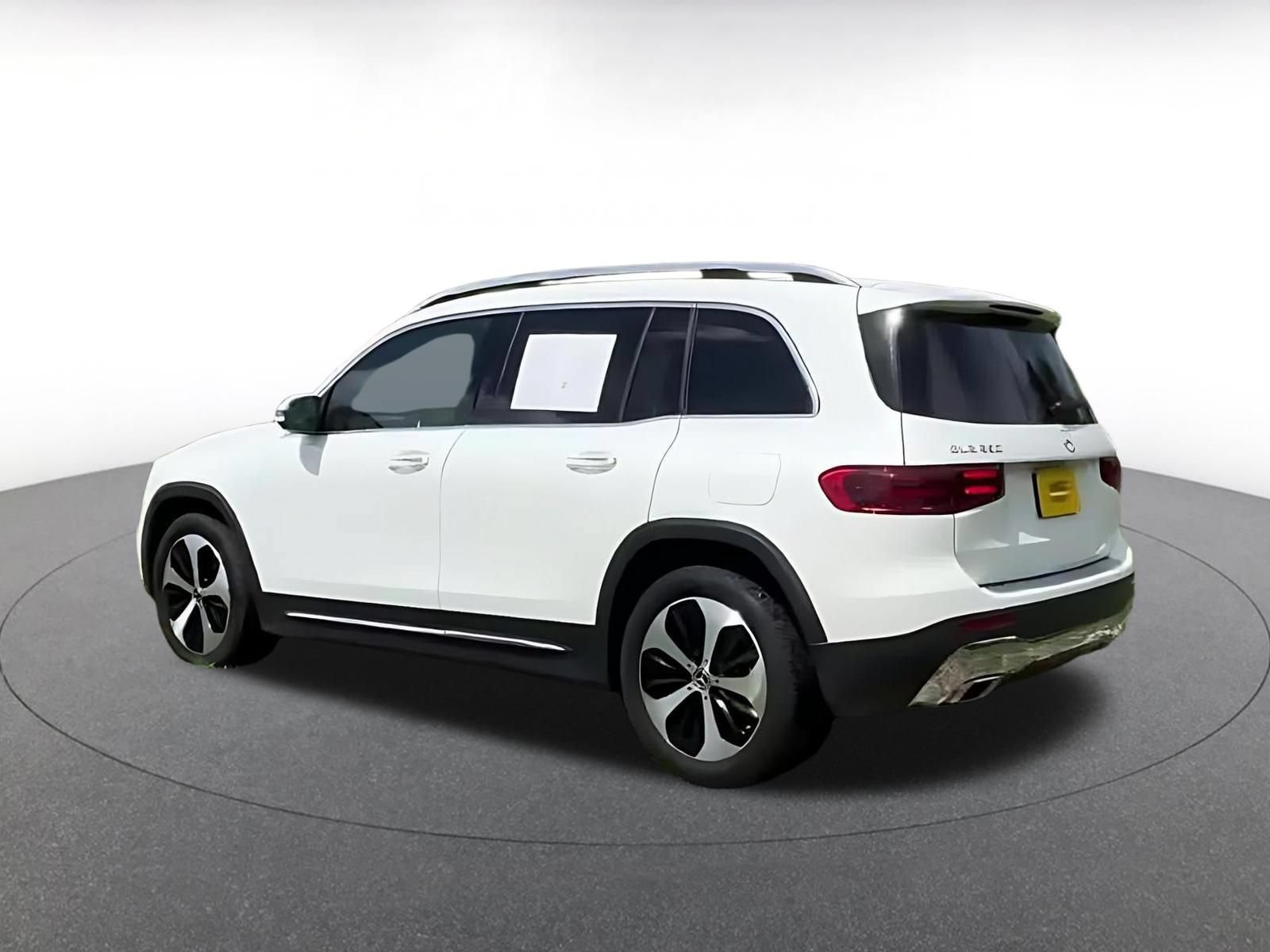 Used 2025 Mercedes-Benz GLB 250 image 10