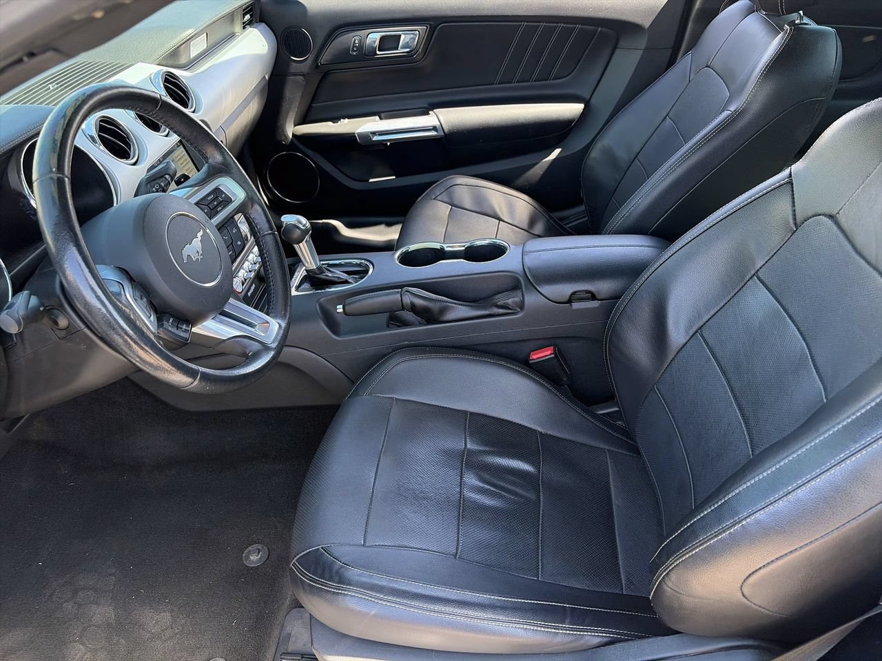 Used 2017 Ford Mustang Premium RWD image 18