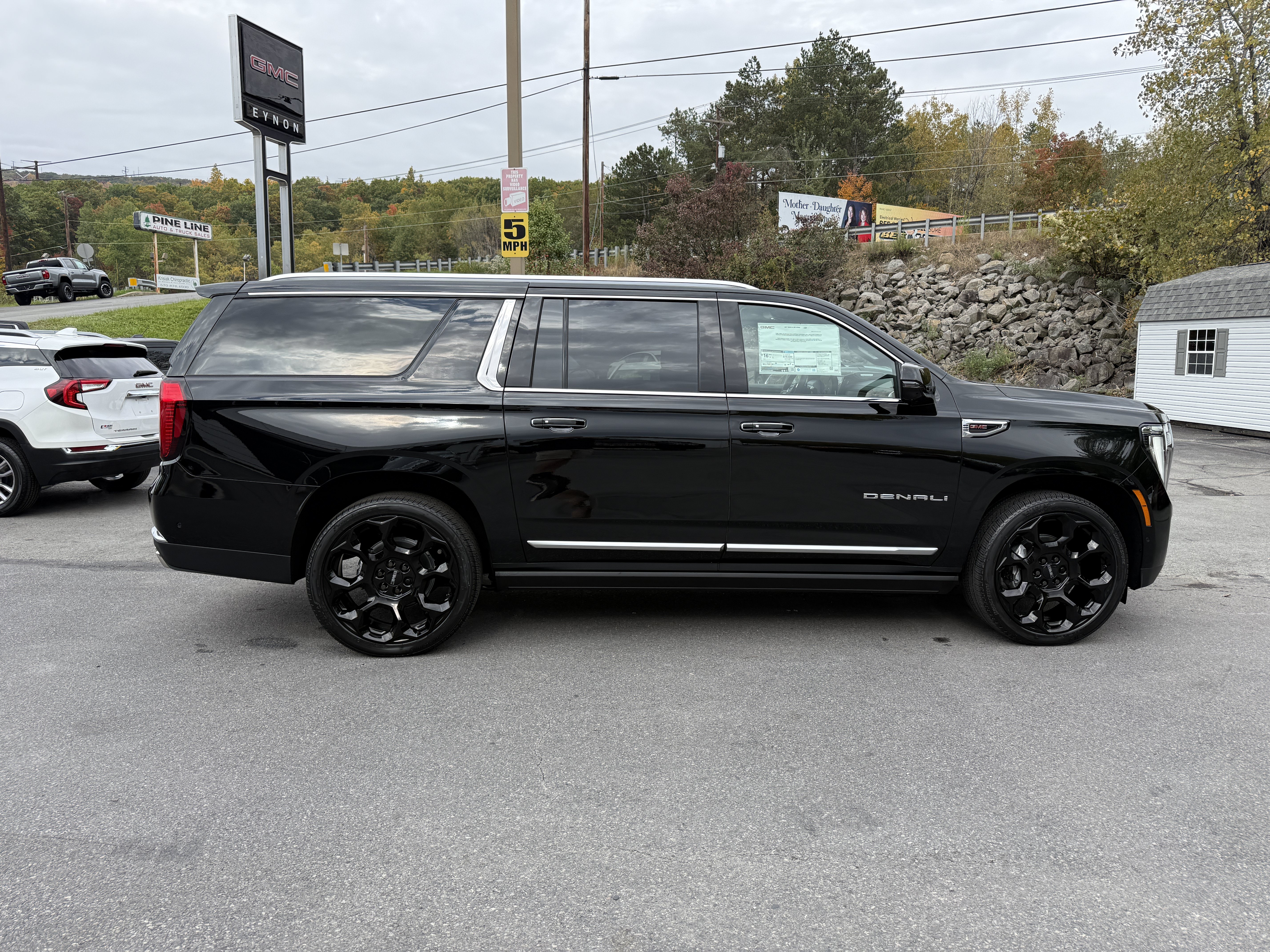 New 2027 GMC Yukon XL Denali AWD/4WD image 6