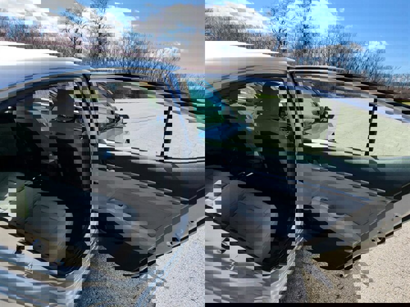 Used 2017 Hyundai Elantra SE image 23