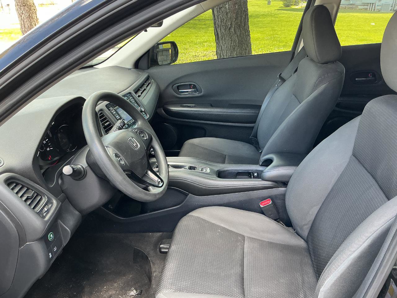 Used 2021 Honda HR-V LX image 10