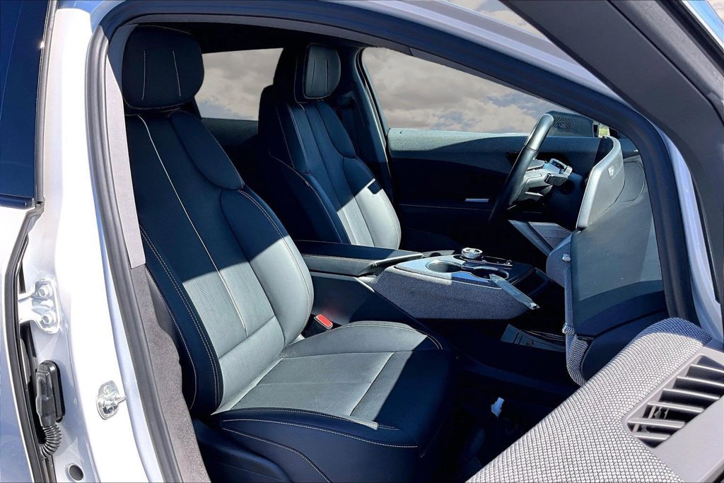 Certified 2025 Cadillac Optiq Luxury 2 w/ LPO, Floor Liner Package AWD/4WD image 29