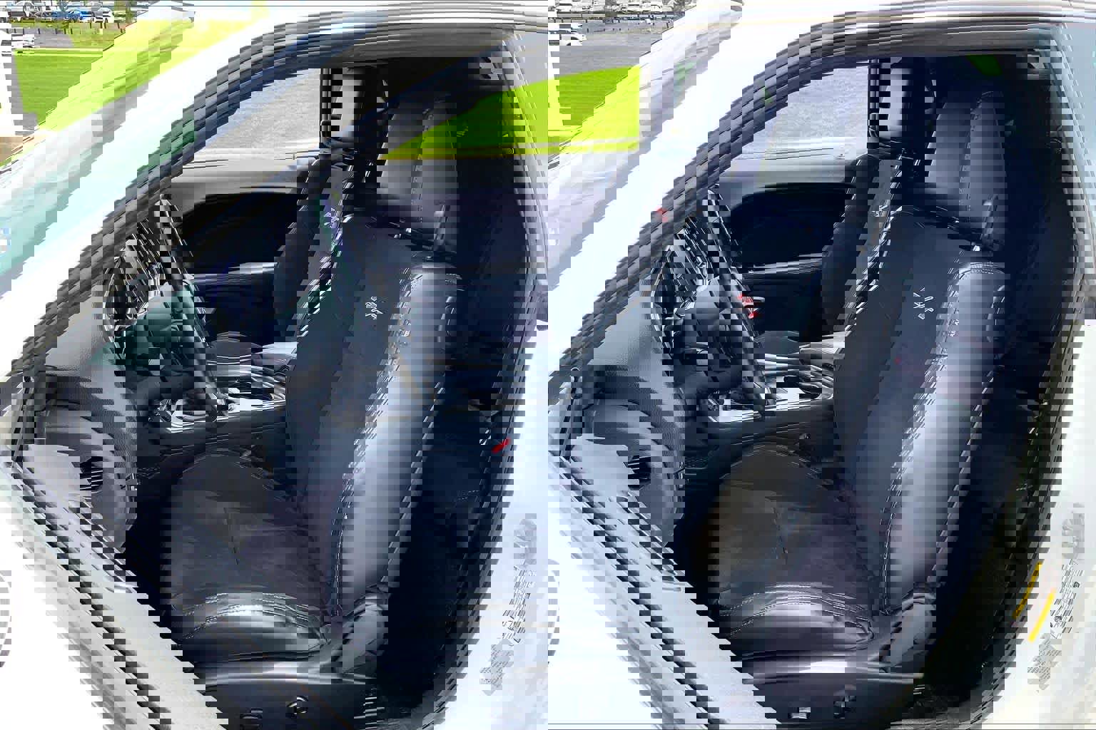 Used 2015 Dodge Challenger R/T Plus RWD image 7