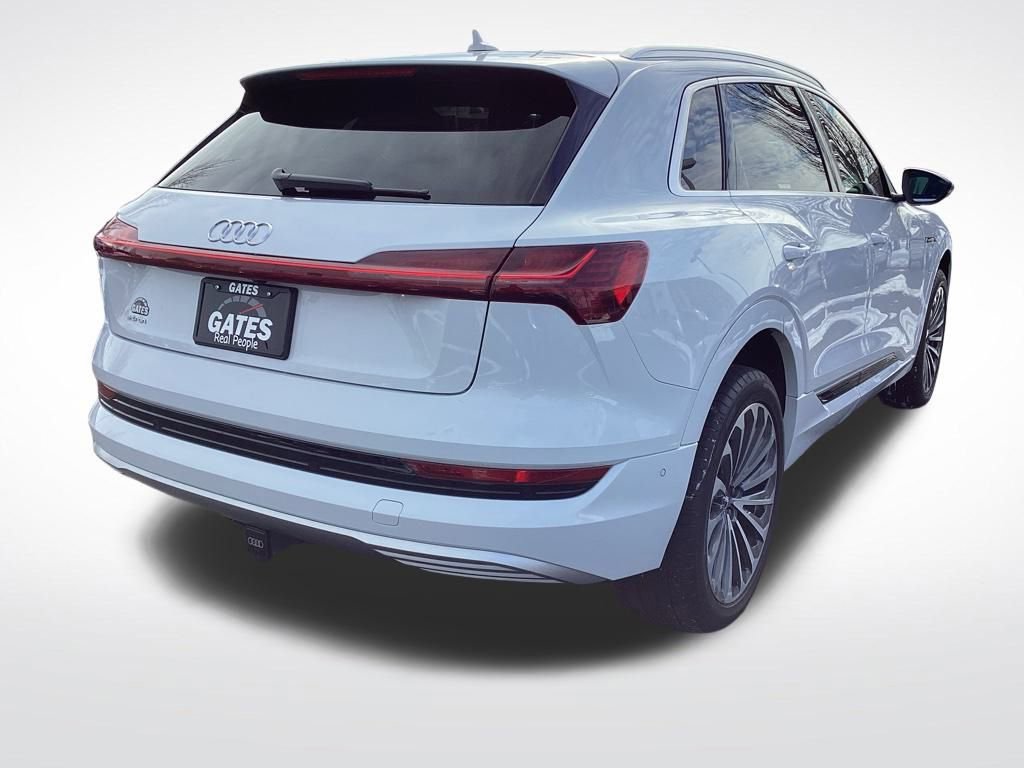 Used 2019 Audi e-tron Prestige w/ Prestige Package image 10