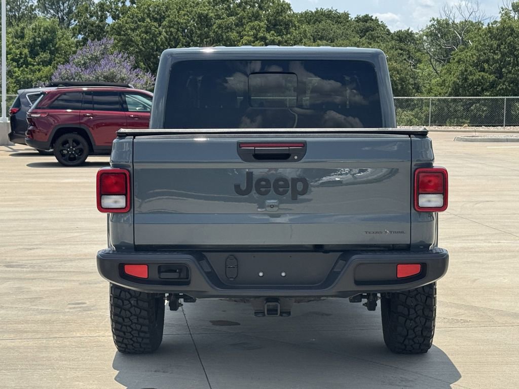 Used 2025 Jeep Gladiator Mojave AWD/4WD image 5