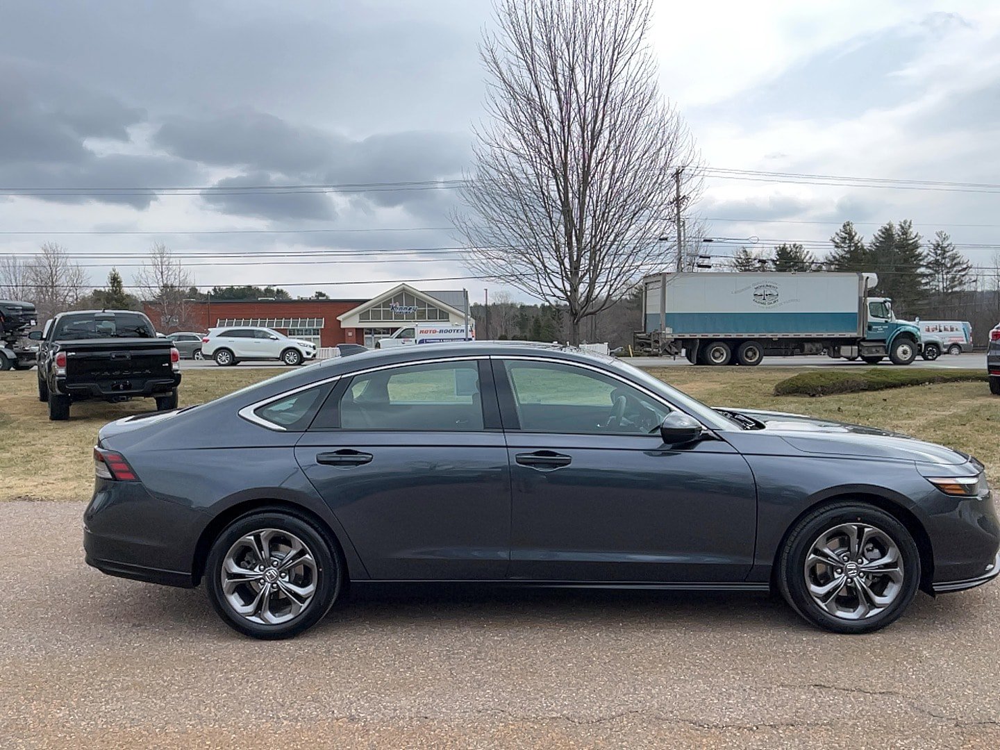 Certified 2023 Honda Accord EX image 5