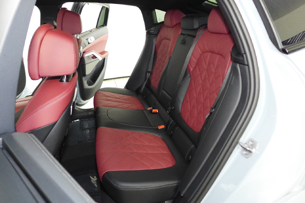 Used 2024 BMW X6 M60i w/ Executive Package AWD/4WD image 21