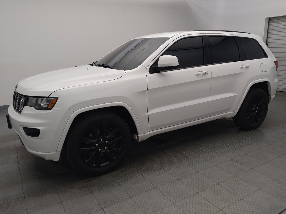 Used 2022 Jeep Grand Cherokee Laredo X image 2