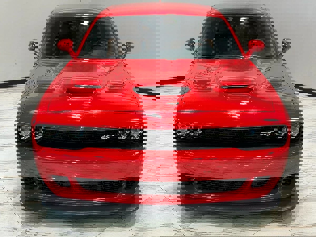 Used 2015 Dodge Challenger SRT Hellcat image 4