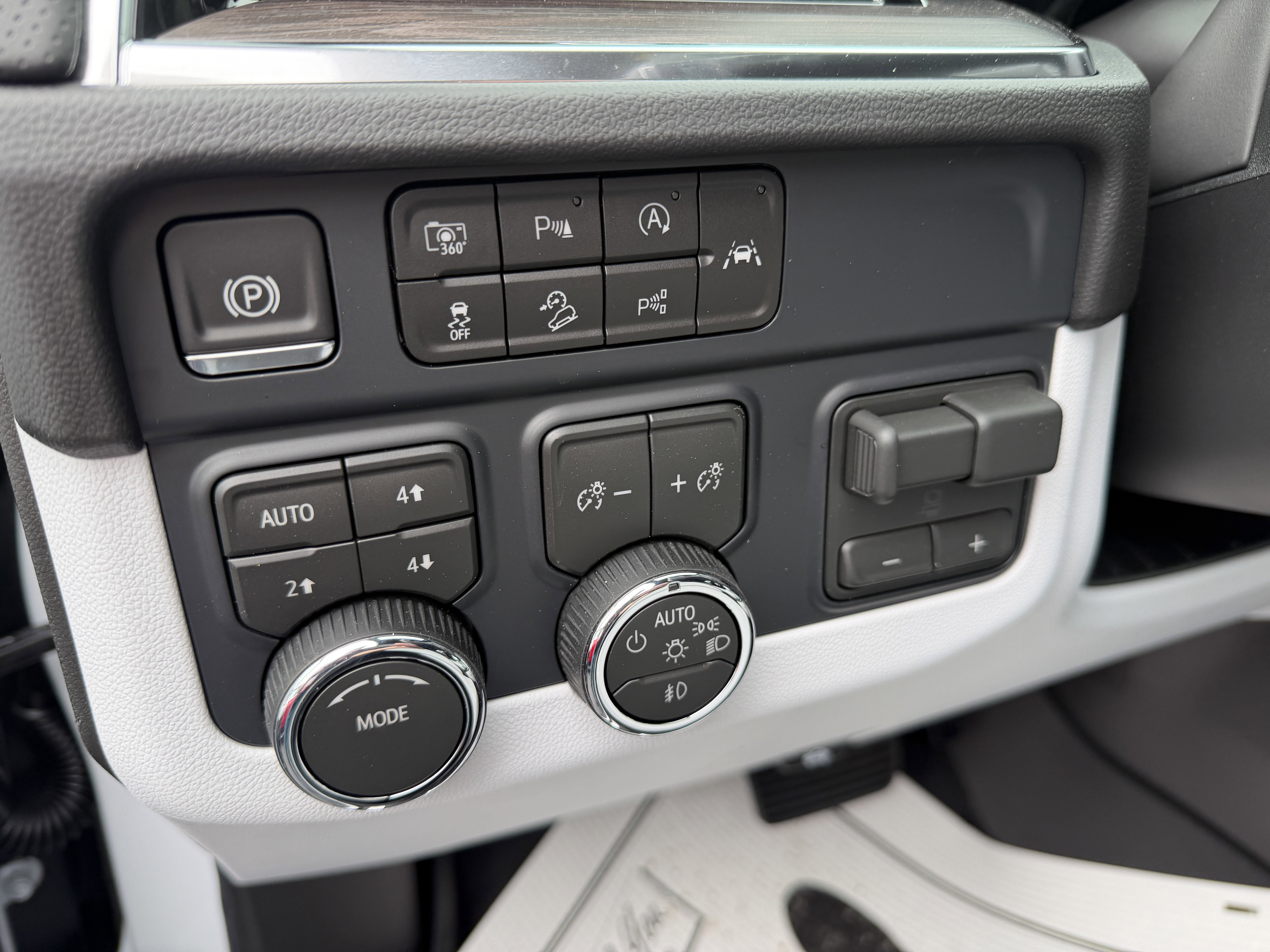 New 2026 Chevrolet Tahoe Premier AWD/4WD image 18