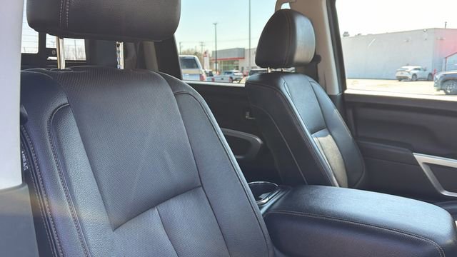 Used 2018 Nissan Titan SL w/ Chrome Package AWD/4WD image 32