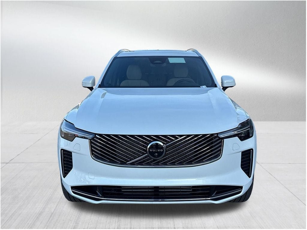 New 2026 Volvo XC90 T8 Plus w/ Protection Package Premier AWD/4WD image 2