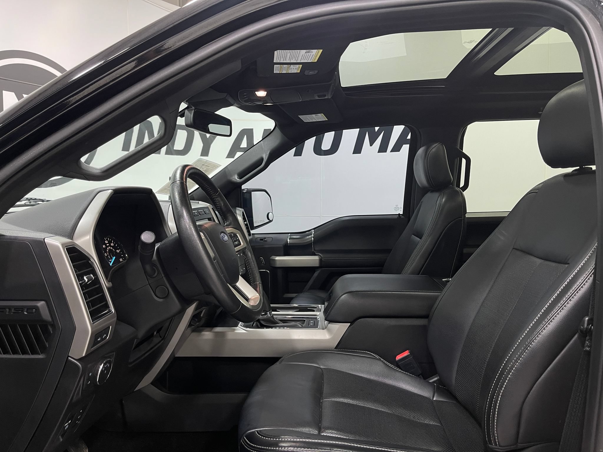 Used 2019 Ford F150 Lariat w/ Equipment Group 502A Luxury AWD/4WD image 13