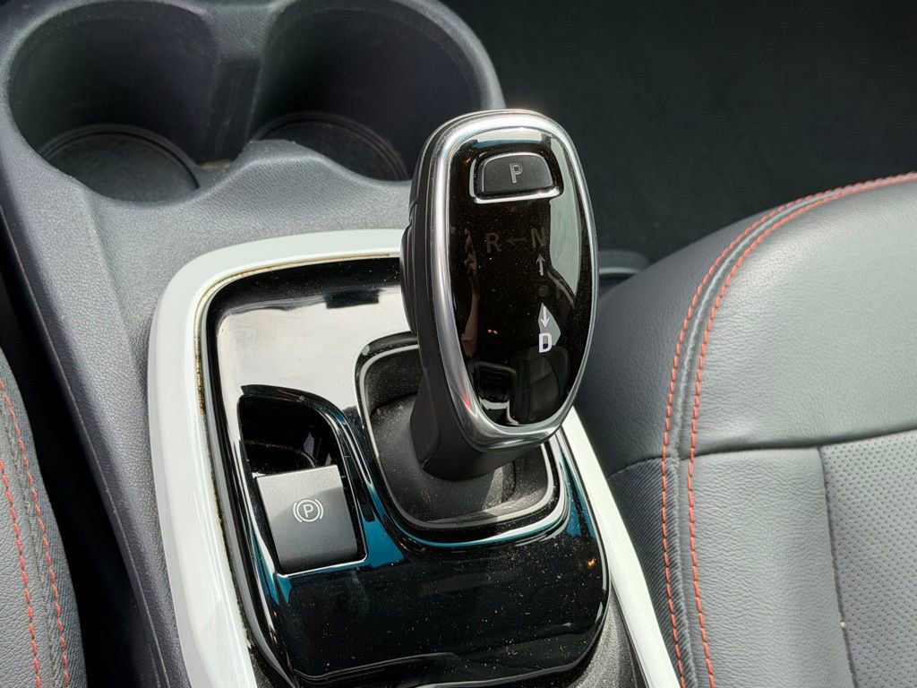 Used 2020 Chevrolet Bolt Premier w/ Infotainment Package FWD image 17
