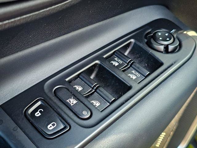 Certified 2022 Jeep Renegade Limited AWD/4WD image 11