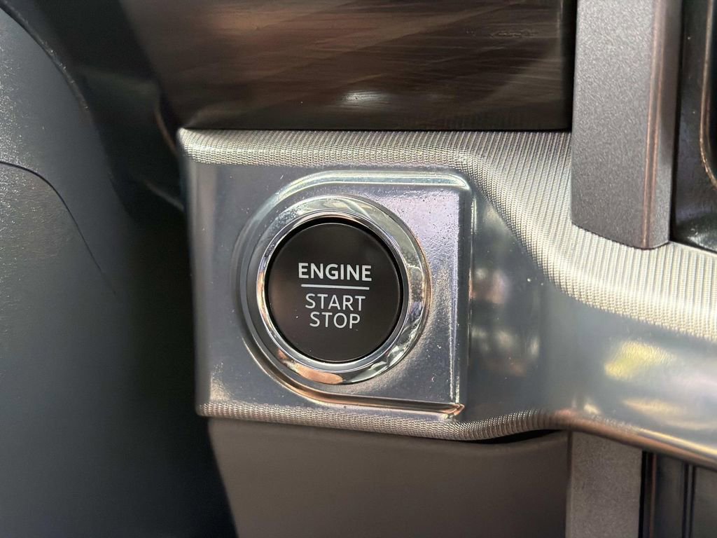 Used 2025 Ford F150 Lariat w/ Equipment Group 501A Mid image 25