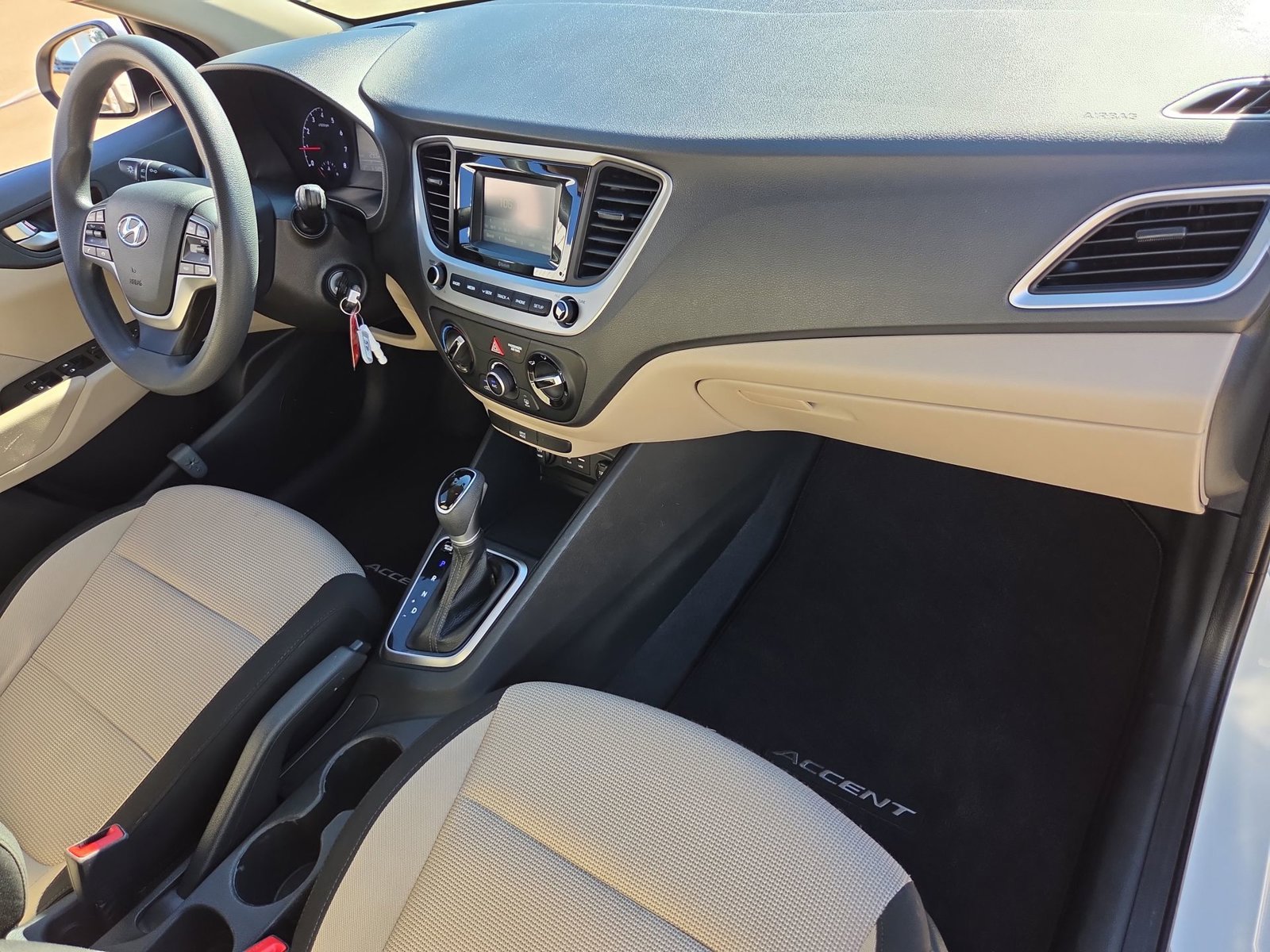 Used 2020 Hyundai Accent SE w/ Cargo Package FWD image 26