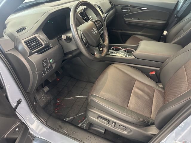 Used 2025 Honda Ridgeline Black Edition image 13