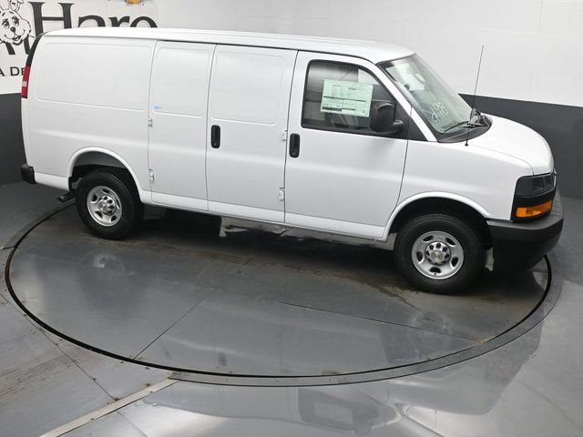 New 2026 Chevrolet Express 2500 w/ Driver Convenience Package RWD image 33