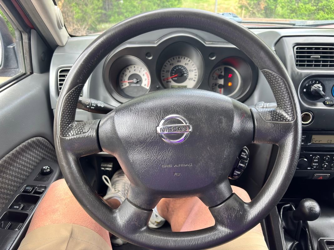 Used 2002 Nissan Xterra XE image 21