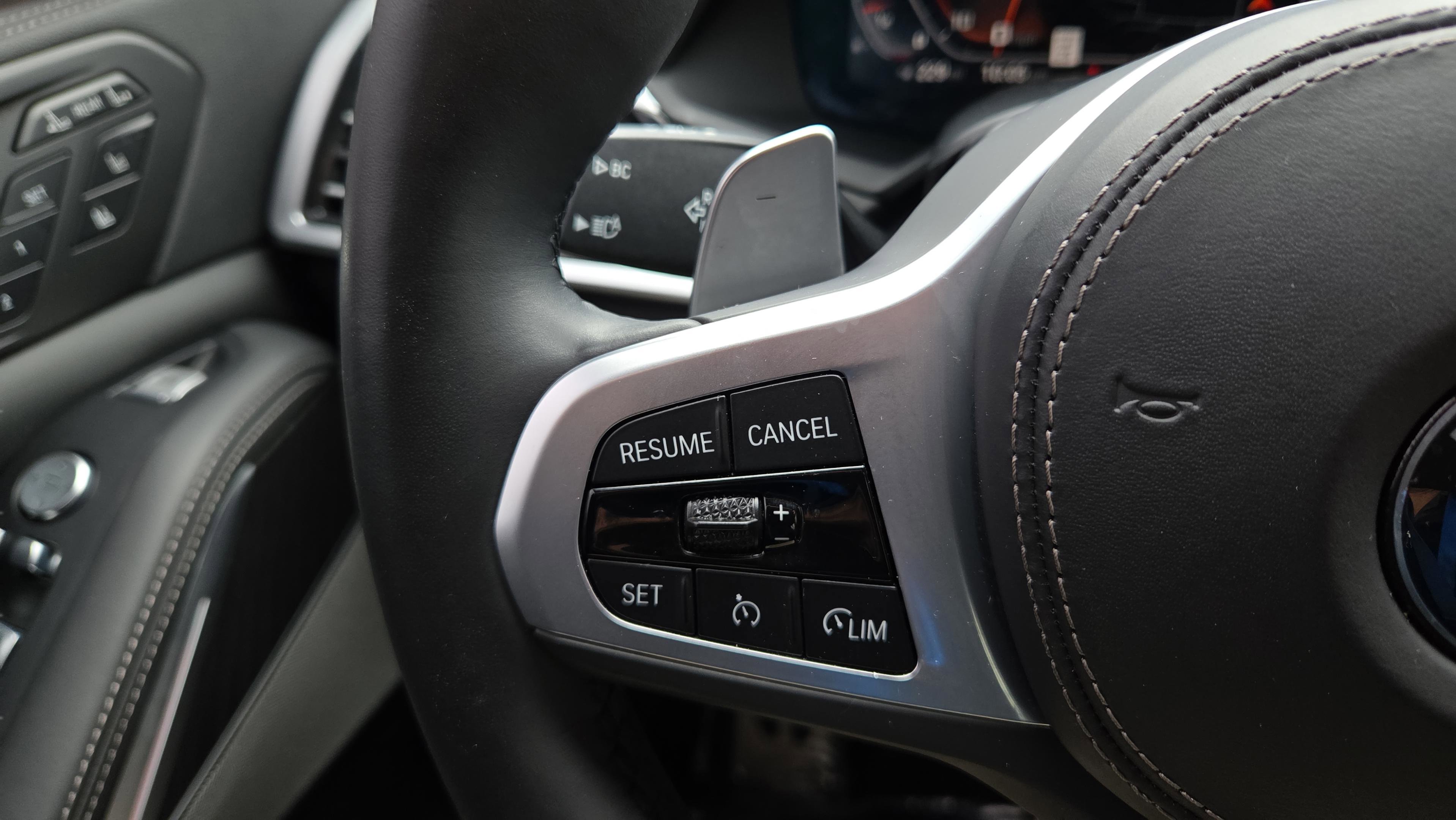 Used 2022 BMW X7 M50i w/ Luxury Seating Package image 14