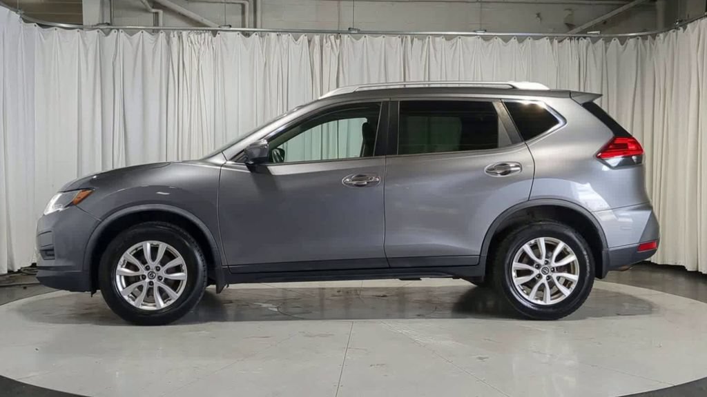 Used 2017 Nissan Rogue SV AWD/4WD image 6
